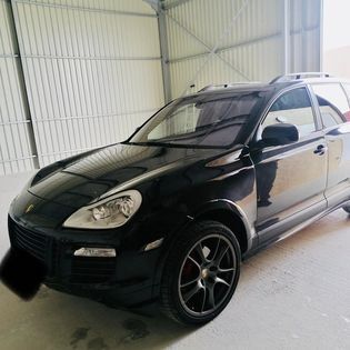 PORSCHE CAYENNE.jpg